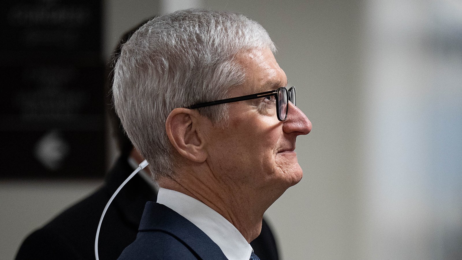 Apple Backs Up Tim Cook’s Memories To Port Over Into Next CEO