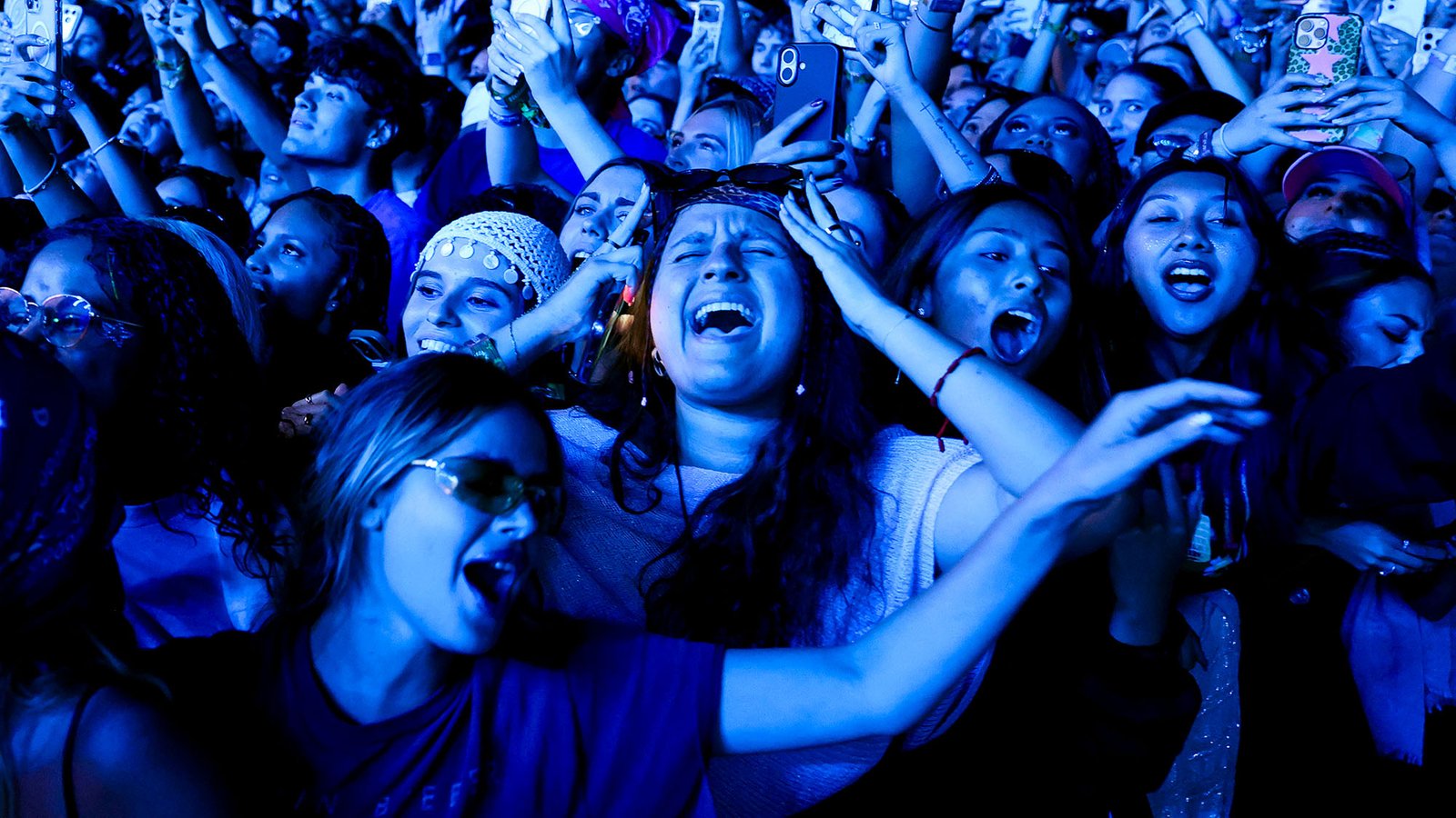 Sabrina Carpenter Turns Body Fully Inside Out In Horrific New ‘Juno’ Position